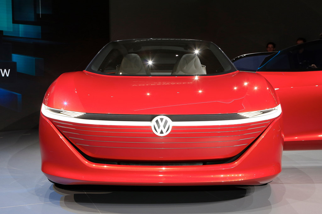 Siêu sedan không cần người lái Volkswagen ID Vizzion ra mắt
